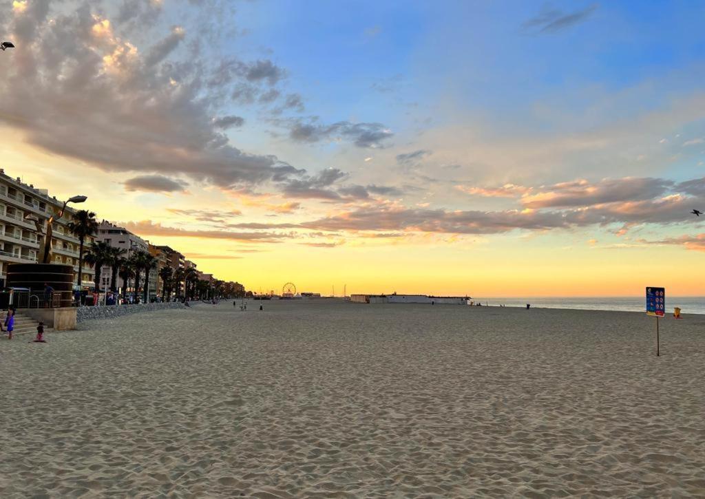 Appartement Vue Mer Parking Prive Place Med Canet-en-Roussillon Buitenkant foto